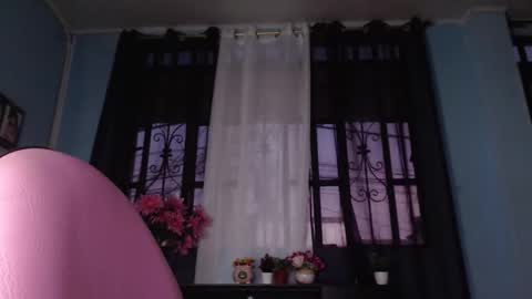 Snapshot of andre10_ chatting on 09-12-25, 11:04 MARIA  online show from 09-12-25, 11:04