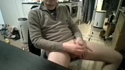 Snapshot of andre7760 chatting on 03-06-25, 02:29 my skyp       ericson1976 online show from 03-06-25, 02:29
