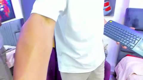 Snapshot of andre_blow chatting on 09-22-25, 11:45 Andre Blow online show from 09-22-25, 11:45