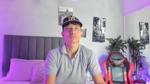 Snapshot of andre_blow chatting on 09-28-25, 12:54 Andre Blow online show from 09-28-25, 12:54