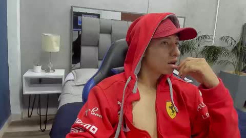 Snapshot of andre_blow chatting on 10-07-25, 12:02 Andre Blow online show from 10-07-25, 12:02