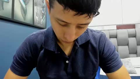 Snapshot of andre_blow chatting on 10-09-25, 12:14 Andre Blow online show from 10-09-25, 12:14