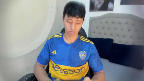 Snapshot of andre_blow chatting on 10-25-25, 02:02 Andre Blow online show from 10-25-25, 02:02