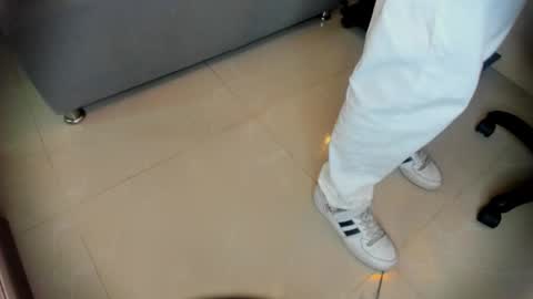 Snapshot of andre_blow chatting on 10-29-25, 03:36 Andre Blow online show from 10-29-25, 03:36