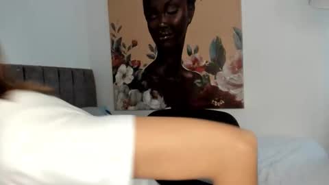 A l e online show from 09-21-25, 07:48