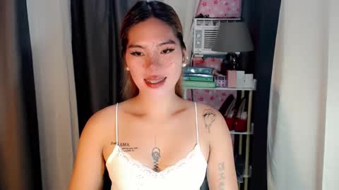 Snapshot of andrea06121998 chatting on 04-13-26, 12:43 andrea06121998 online show from 04-13-26, 12:43
