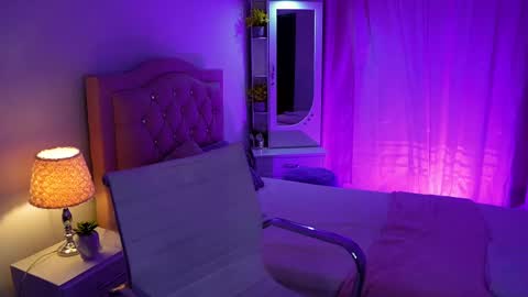 Snapshot of andrea_garciat chatting on 02-10-25, 05:30 Andrea online show from 02-10-25, 05:30