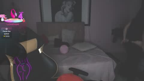 Snapshot of andrea_ramoss_ chatting on 11-03-25, 07:04 Andrea Ramos online show from 11-03-25, 07:04