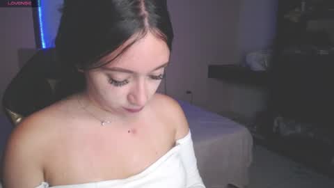 Snapshot of andrea_ramoss_ chatting on 12-15-25, 09:19 Andrea Ramos online show from 12-15-25, 09:19