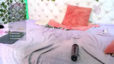 Naomi Andrea Daviss online show from 12-31-24, 02:36