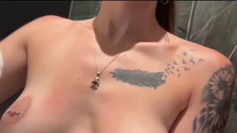 Andrea Elizabeth online show from 09-30-25, 01:54