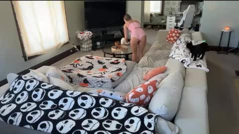 Andrea Elizabeth online show from 10-16-25, 02:29