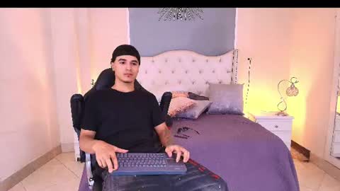Snapshot of andreao_pirlo chatting on 07-25-26, 03:09 Andreao online show from 07-25-26, 03:09