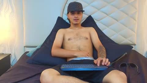 Snapshot of andreao_pirlo chatting on 07-28-26, 02:46 Andreao online show from 07-28-26, 02:46