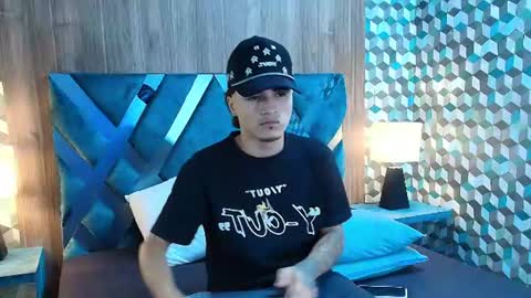 Snapshot of andreao_pirlo chatting on 08-09-26, 11:09 Andreao online show from 08-09-26, 11:09