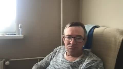 Snapshot of andreass60 chatting on 03-10-25, 10:15 andreass60 online show from 03-10-25, 10:15