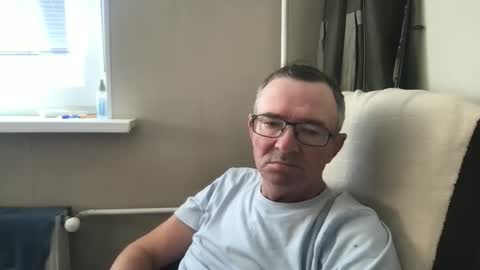 Snapshot of andreass60 chatting on 09-12-25, 07:30 andreass60 online show from 09-12-25, 07:30