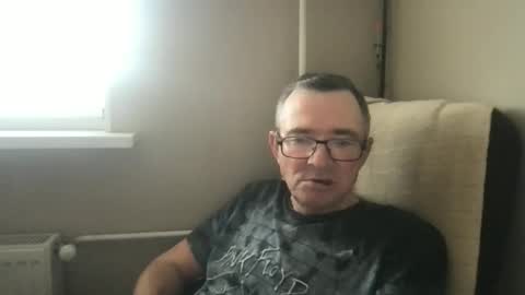 Snapshot of andreass60 chatting on 11-12-25, 08:04 andreass60 online show from 11-12-25, 08:04