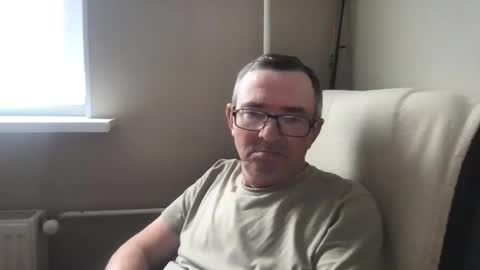 Snapshot of andreass60 chatting on 05-16-26, 01:54 andreass60 online show from 05-16-26, 01:54