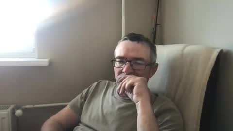 Snapshot of andreass60 chatting on 05-17-26, 01:51 andreass60 online show from 05-17-26, 01:51