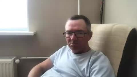 Snapshot of andreass60 chatting on 06-15-26, 05:42 andreass60 online show from 06-15-26, 05:42