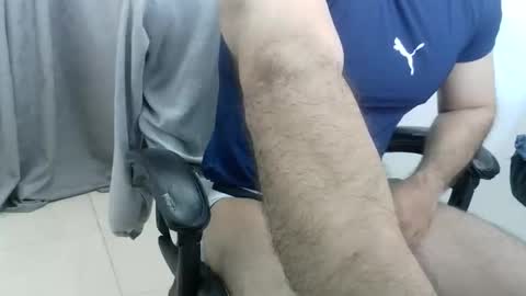 Snapshot of andres180950734 chatting on 04-20-26, 11:46 andres180950734 online show from 04-20-26, 11:46
