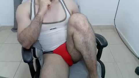 Snapshot of andres180950734 chatting on 04-24-26, 12:35 andres180950734 online show from 04-24-26, 12:35