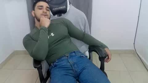 Snapshot of andres180950734 chatting on 05-06-26, 11:21 andres180950734 online show from 05-06-26, 11:21
