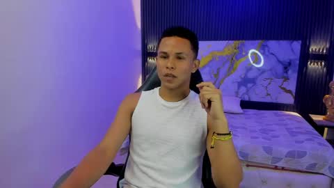 Snapshot of andres1_8 chatting on 04-06-26, 02:42 IM ANDRES online show from 04-06-26, 02:42