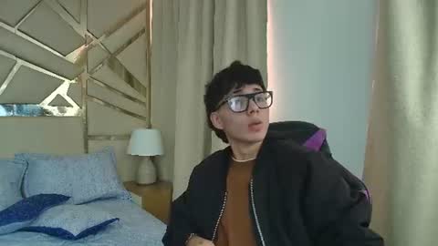 Snapshot of andres8975 chatting on 06-16-26, 05:04 Andres online show from 06-16-26, 05:04