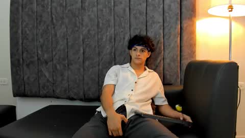 Snapshot of andres_cream chatting on 09-09-25, 05:07 andres_cream online show from 09-09-25, 05:07