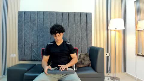 Snapshot of andres_cream chatting on 09-15-25, 12:16 andres_cream online show from 09-15-25, 12:16