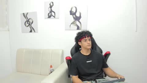 Snapshot of andres_cream chatting on 09-19-25, 12:28 andres_cream online show from 09-19-25, 12:28