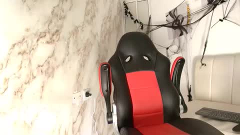 andres_stud online show from 10-25-25, 05:04