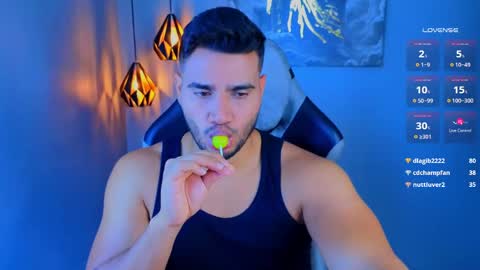 Snapshot of andresfiit chatting on 04-26-26, 02:37 Andres online show from 04-26-26, 02:37