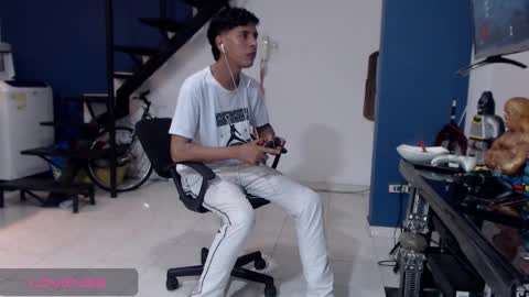 Andres Dean online show from 09-27-25, 04:50