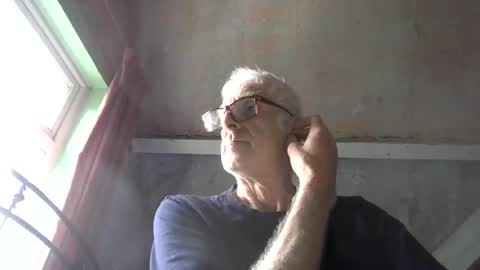 Snapshot of andrew160258 chatting on 06-13-26, 10:57 Andrew online show from 06-13-26, 10:57
