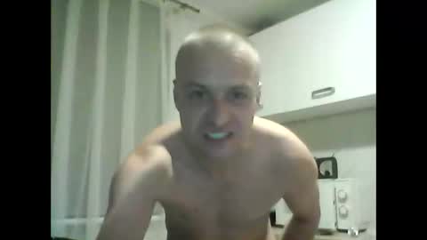 andrew3356577 online show from 10-04-25, 01:25