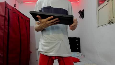 andrew_2811 online show from 03-17-26, 08:39