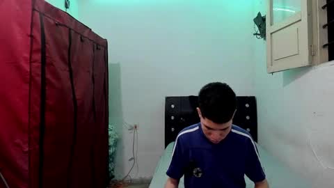 andrew_2811 online show from 05-04-26, 01:23