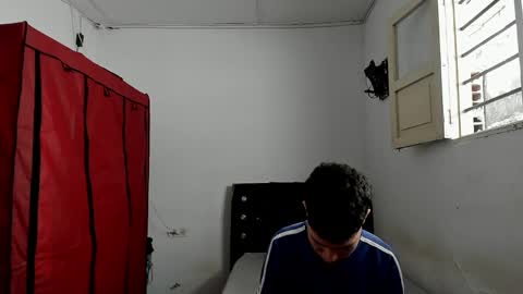 andrew_2811 online show from 05-08-26, 05:51