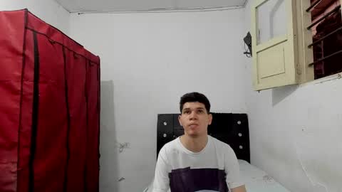 andrew_2811 online show from 05-10-26, 11:21