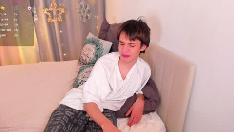 Snapshot of andrew_clar chatting on 12-26-24, 12:49 Andrew online show from 12-26-24, 12:49