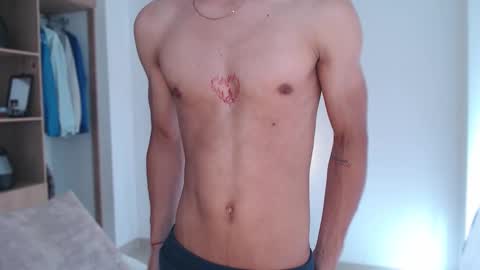 Snapshot of andrew_courtz chatting on 02-10-26, 08:35 Andrew Courtz online show from 02-10-26, 08:35