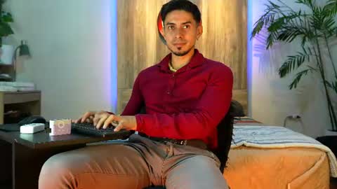 Snapshot of andrew_elliot chatting on 07-11-26, 02:47 Andrew online show from 07-11-26, 02:47