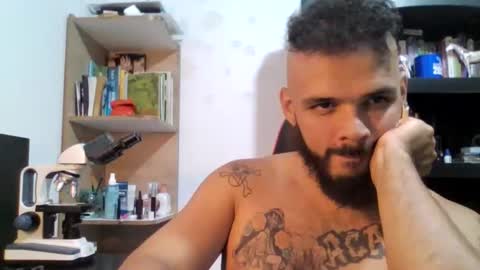 Snapshot of andrew_jaay chatting on 10-31-25, 01:28 andrew_jaay online show from 10-31-25, 01:28