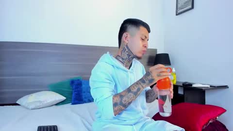 andrew_sanders69 online show from 11-09-25, 03:05