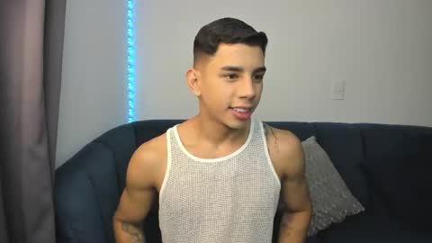 Snapshot of andrew_twink18 chatting on 04-11-26, 01:54 Andrew M. online show from 04-11-26, 01:54