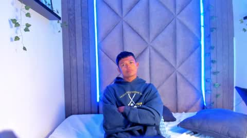 Snapshot of andrewkenoxx_ chatting on 04-02-26, 01:47 ANDREW KENNOXX online show from 04-02-26, 01:47