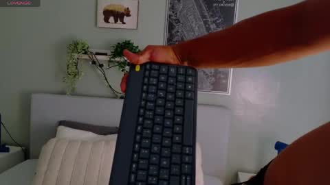 Snapshot of andrewkenoxx_ chatting on 04-06-26, 08:32 ANDREW KENNOXX online show from 04-06-26, 08:32